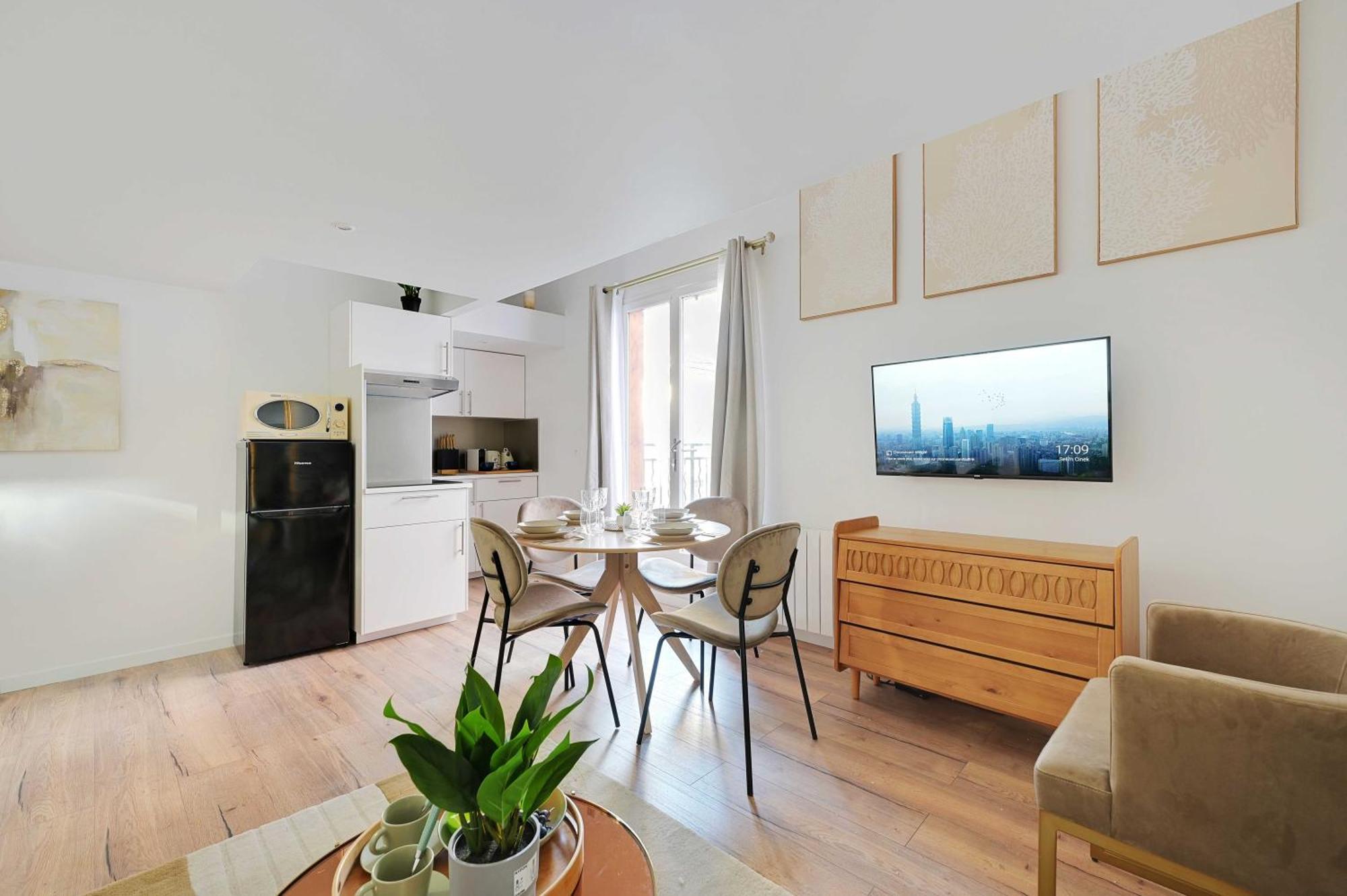 Residence A Proximite De Paris Ле-Кримлен-Бисетр Экстерьер фото